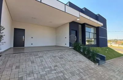 Lindissima casa em condominio fechado, parede de vidro na sala, armarios planejados em todos os ambientes, ar condicionado, jardim.