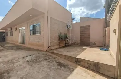 Casa com 2 quartos à venda no Parque Igaçaba, Araraquara 