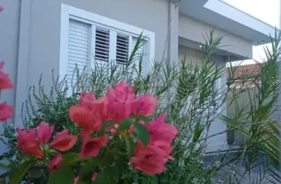 Excelente casa a venda na vila santa maria (vila xavier). bairro predominantemente residencial, familiar e muito tranquilo.