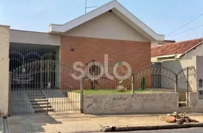 Casa ampla a venda no centro de araraquara | 3 dormitorios, edicula e terreno de 408m2