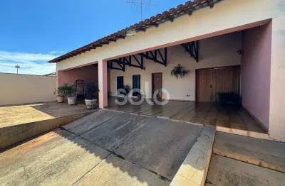 Casa com 3 quartos à venda no Centro, Araraquara 