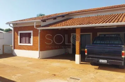 Imovel perfeito para quem deseja morar com conforto e ainda ter a opcao de rendimento com o salao comercial!