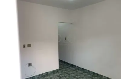 Casa com 1 quarto para alugar no centro, araraquara  por r$ 750