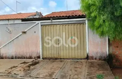 Casa com 2 quartos à venda na Avenida Antonio Ferreira Luiz Filho, 598, Parque das Hortências, Araraquara, 163 m2 por R$ 180.000