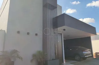 Casa em condomínio fechado com 3 quartos à venda na Avenida Washington Luiz, 105, Jardim Quitandinha, Araraquara