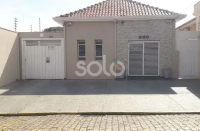 Oportunidade no Centro! Casa com excelente potencial para clinica medica, escritorio, consultorios ou outras atividades comerciais.