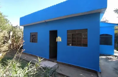 Casa à venda em esmeraldas-mg, bairro novo retiro: 5 quartos, 2 salas, 2 banheiros, 5 vagas de garagem, 200m²!