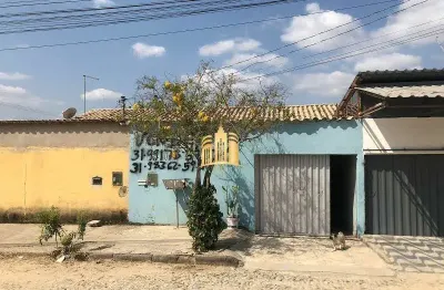 Casa à venda em esmeraldas-mg: 2 quartos, 1 sala, 1 banheiro, 1 vaga - bairro dumaville - 60m² de área!