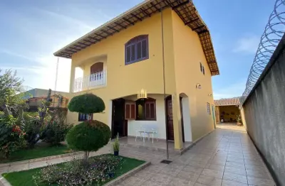 Residência de luxo no centro de esmeraldas-mg: 5 quartos, 1 suíte, piscina aquecida, área gourmet. oportunidade única!