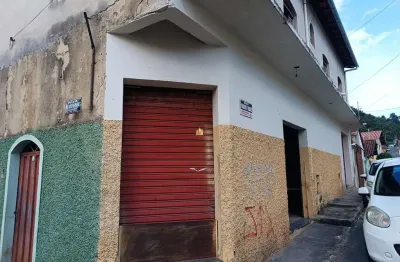 Loja comercial para locação no centro de esmeraldas-mg: 1 sala, 1 banheiro, 80m² de área. garanta já o seu espaço!