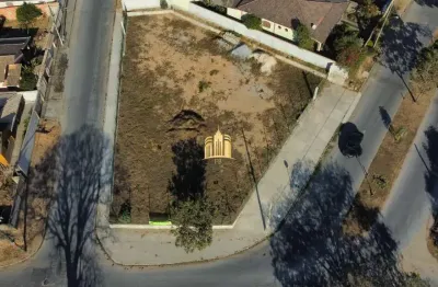 Área comercial de esquina no bairro santa quitéria em esmeraldas-mg: oportunidade única!