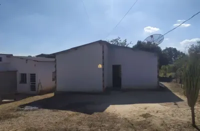 Casa à venda em esmeraldas-mg, cidade jardim: 2 quartos, 1 sala, 1 banheiro, 1 vaga de garagem - 60,00m² de área.