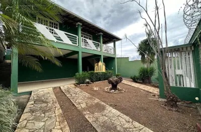 Mansão de alto padrão no bairro belvedere - casa à venda em esmeraldas-mg - 4 quartos, 1 suíte, 2 salas, 2 banheiros, 4 vagas - 275m²