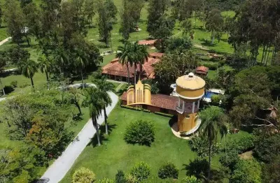 Fazenda de luxo à venda em esmeraldas-mg: 9 quartos, 3 suítes, 6 salas, estrutura completa para criação de gado. oportunidade única!