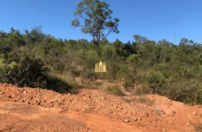 Terreno à venda no Condomínio Aguas Nascentes, Esmeraldas 