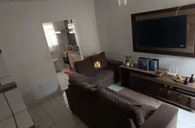 Casa à venda em esmeraldas-mg, bairro são pedro, 2 quartos, 1 sala, 1 banheiro, 2 vagas de garagem, 65m². confira!