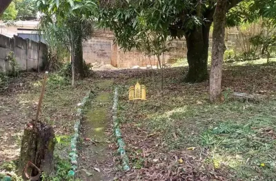 Casa à venda em esmeraldas-mg, bairro novo retiro: 2 quartos, 1 sala, 1 banheiro, 2 vagas de garagem, 70m². venha conferir!