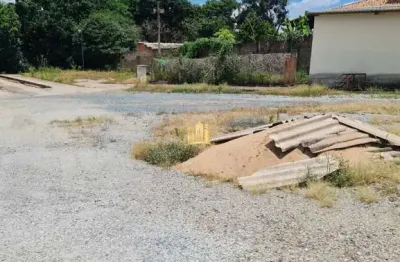 Casa à venda em esmeraldas-mg, bairro fernão dias: 2 quartos, 1 sala, 1 banheiro, 20 vagas, 120m² de área!