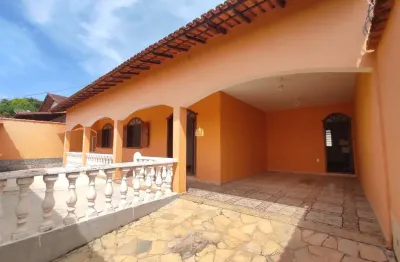 Casa à venda em esmeraldas-mg, santa quitéria: 3 quartos, 1 suíte, 2 salas, 3 banheiros, 2 vagas, 200m². imperdível!