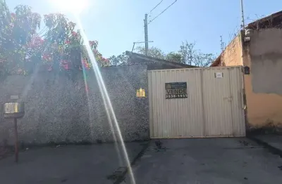 Descubra o seu novo lar em esmeraldas-mg: casa à venda ou locação no bairro cidade jardim - 2 quartos, 1 banheiro, 1 vaga de garagem!