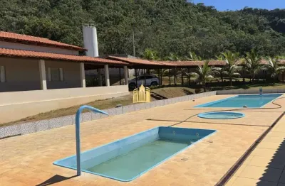 Sítio à venda: 7.500m², área de lazer completa, casa de hóspedes e segurança!