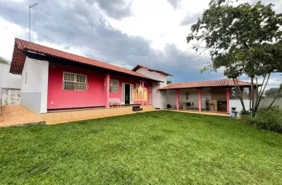 Casa à venda no fernão dias: 3 quartos, área gourmet e piscina com hidro!