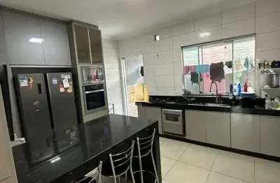 Casa de alto padrão 3 quartos suíte closet à venda no bairro monte verde em betim