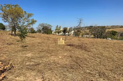 TERRENO 5000m² Plano, Elevado, Cercado, com Escritura. R$ 280 Mil