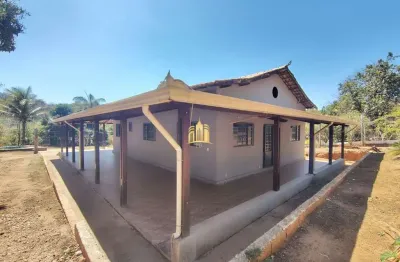 Sítio para locação cidade jardim esmeraldas ? 3 quartos, suíte, área gourmet, piscina, rio ? r$ 2.000/mês