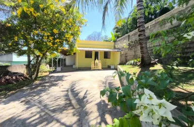 Casa à venda perocão santa mônica guarapari es ? 2 quartos, garagem, quintal amplo, escritura 320m² ? r$ 320 mil