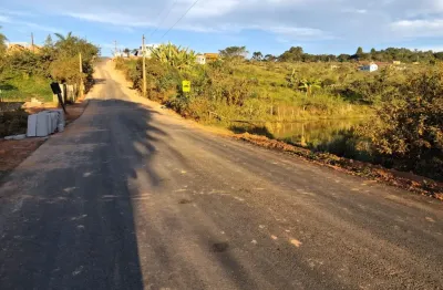 Terreno com 3314m2°, localizado em medeiros , itatiaiuçu na margem da estrada principal.