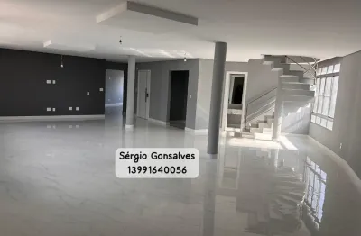 Maravilhosa cobertura no coração do gonzaga, para pessoas de bom gosto, essa cobertura foi totalmente reformada, com 400 metros de total privacidade