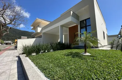 Exclusividade, conforto e sofisticação no melhor condomínio da praia de fora – palhoça/sc  mais do que uma casa. um estilo de vida reservado para poucos.