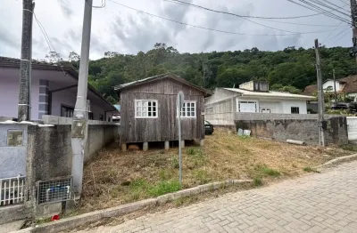 Se você procura um terreno diferenciado, com metragem generosa, documentação impecável e excelente potencial construtivo, acabou de encontrar.