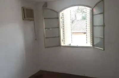 Vendo casa + ponto comercial jardim uira boa localização, proximo do aeroporto.