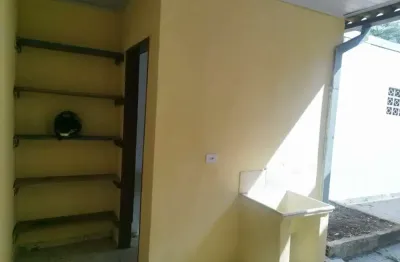 Alugo ampla casa com 04 dormitorios jardim santa inês ii sjcampos-sp