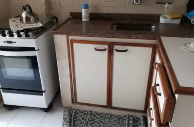 Vende-se  apto com 03 dormitórios no ed. donato mascarenhas
