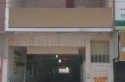 Casa comercial à venda na Avenida Itavuvu, Vila Olímpia, Sorocaba