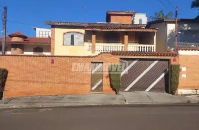 Casa com 3 quartos sendo 1 suíte, 4 vagas e piscina no jd. santa rosália!