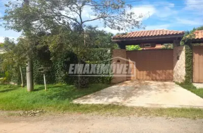 Chácara com 2 quartos, área gourmet e piscina com fácil acesso à raposo tavares!