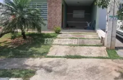 Sobrado com 3 quartos sendo 1 suíte no condomínio horto florestal 3