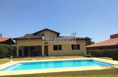 Casa com 912m² de terreno | 256m² área construída | 4 quartos | 1 suite | 7 vagas
