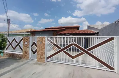 Casa com 3 quartos para alugar na Rua Elysio de Oliveira, Jardim São Carlos, Sorocaba