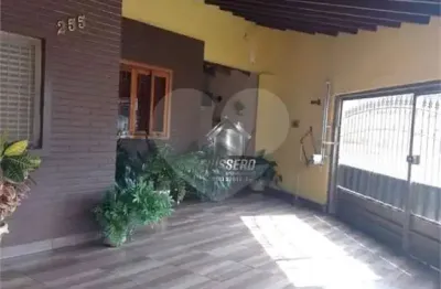 Casa com 3 quartos à venda na Pascoal Abiuzzi, Vila Giunta, Bauru