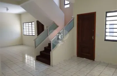 Casa com 3 quartos à venda na Silva Jardim, Vila Lemos, Bauru
