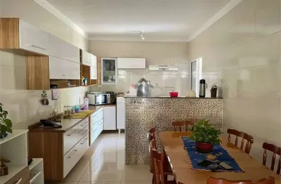 Casa com 3 quartos à venda na José Bonifácio, Jardim Bela Vista, Bauru