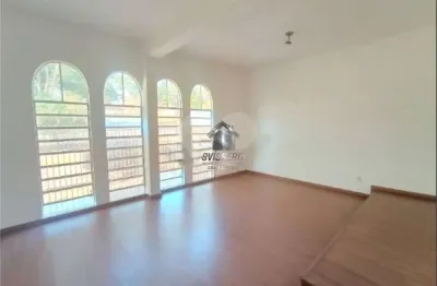 Casa com 4 quartos à venda na Jurandyr Bueno, Parque União, Bauru
