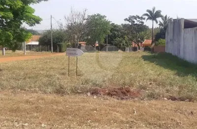 Terreno à venda no Centro, Arealva 