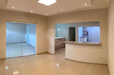 Casa com 3 quartos à venda na Praça Antônio Moraes, Vila Santista, Bauru