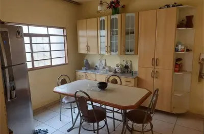 Casa com 3 quartos à venda na Rua Edson Rodrigues Pitta, Vila Rocha, Bauru